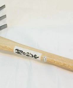 Gyokucho KUSAKICHI Ika Hoe (390mm) Wood Handle Home, Farm & Garden